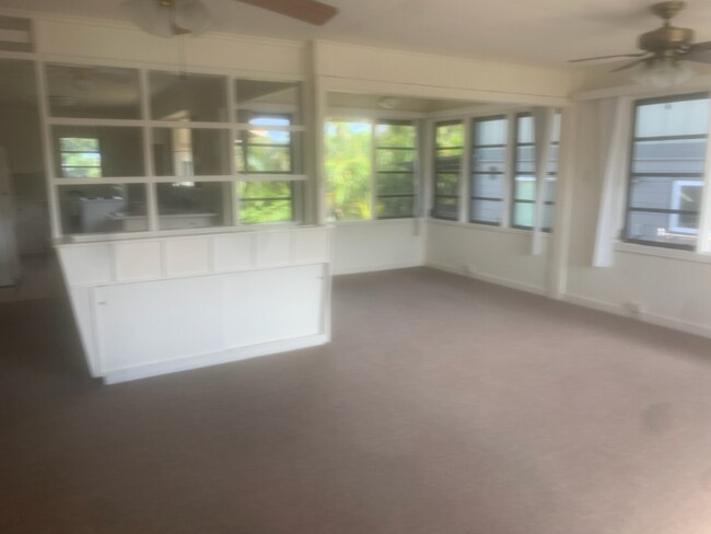 Foto del edificio - 921 Luawai St