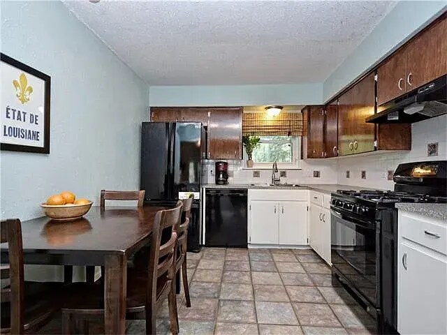 Foto del edificio - 814 Hill Wood Dr