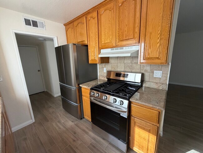 Foto del edificio - 14265 Terra Bella St