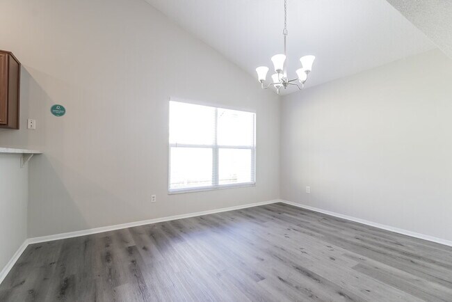 Foto del edificio - 1029 Beckstrom Dr