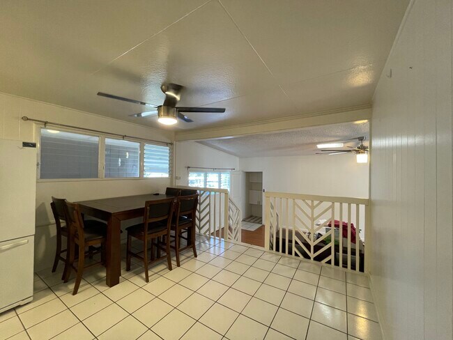 Building Photo - 1279 Manulani St