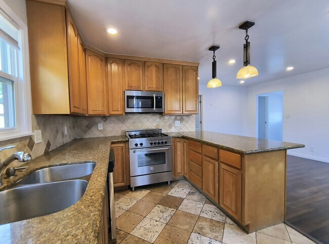 Foto del edificio - 1615-1617 D St, Unit 1615D