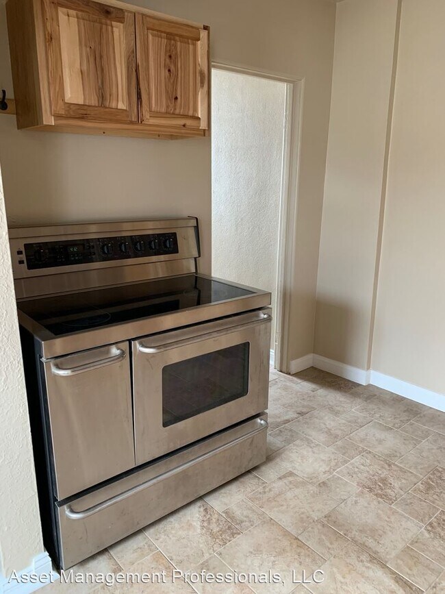 Building Photo - 4 br, 2 bath House - 235 Broadwater Ave