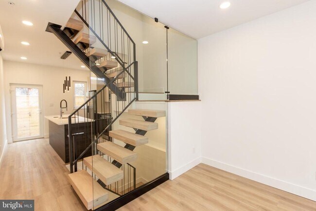 Foto del edificio - 1544 N Darien St