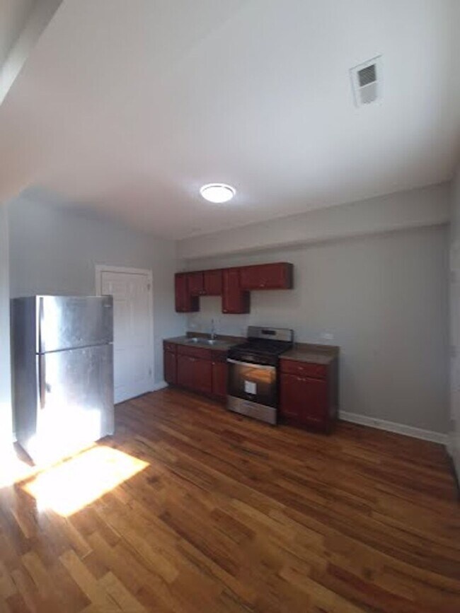 Building Photo - 4159 W Adams St