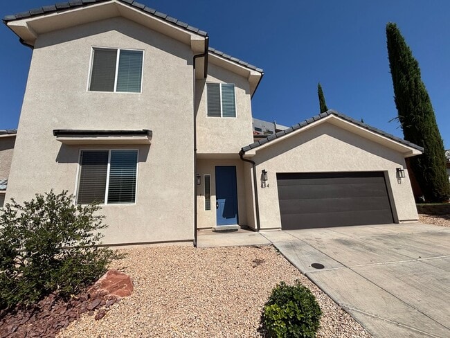 Building Photo - SPACIOUS HOME FOR RENT!