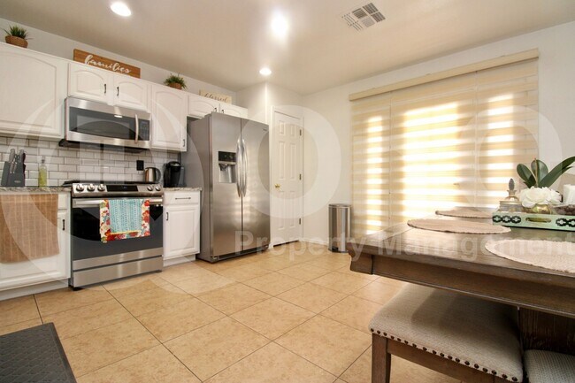 Foto del edificio - 263 E Mountain Alder St