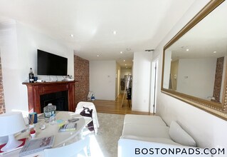 Building Photo - 73 Gainsborough St