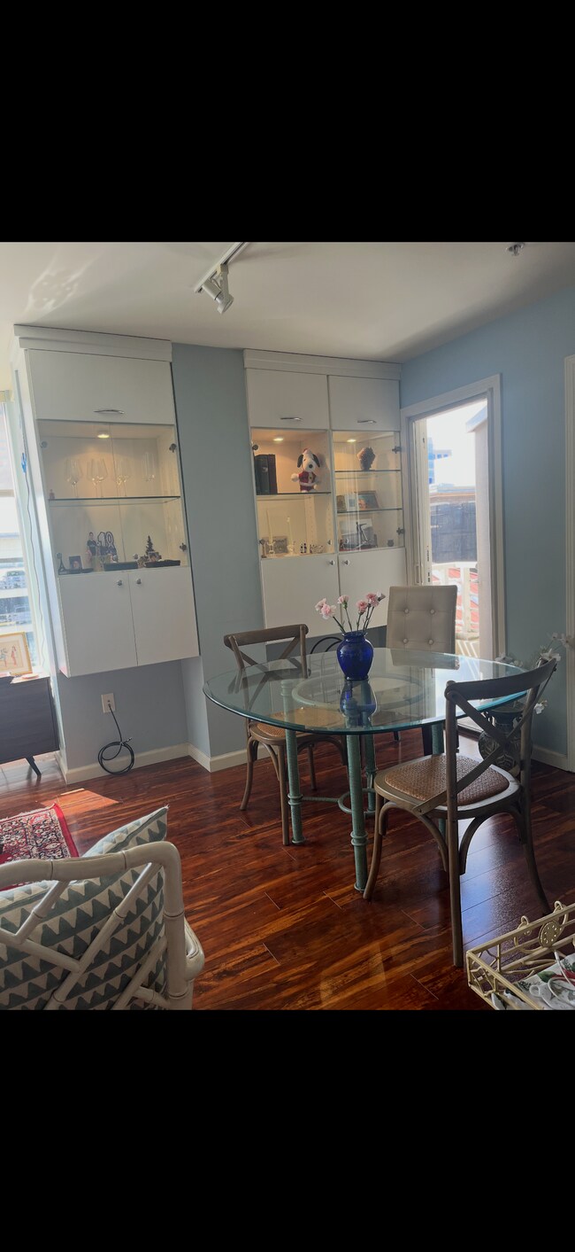 Foto del edificio - 81 Frank Norris St