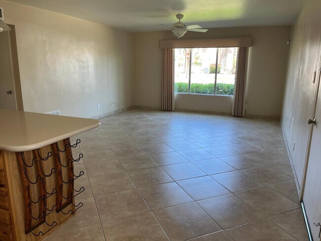 Foto del edificio - 6805 E 2nd St