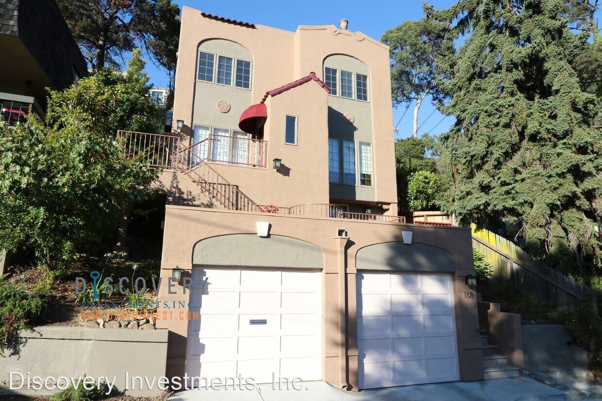 Primary Photo - 5 br, 2.5 bath House - 168 Oak Road