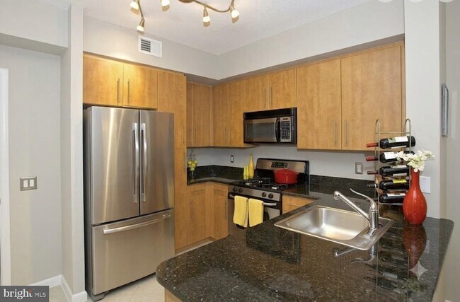 Foto del edificio - 1021 N Garfield St