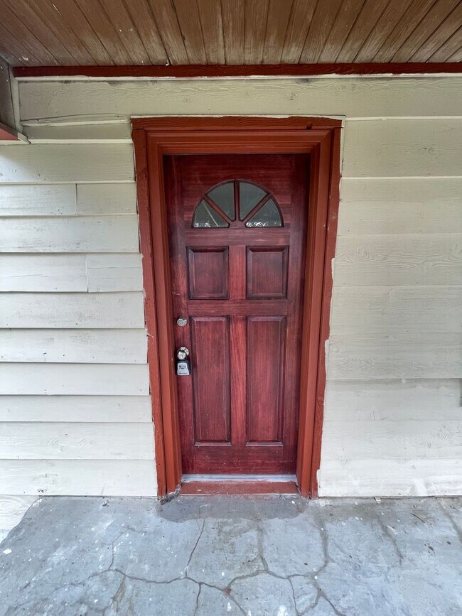 Foto del edificio - Newly remodeled 2 BDR / 1 BA - Huge Yard