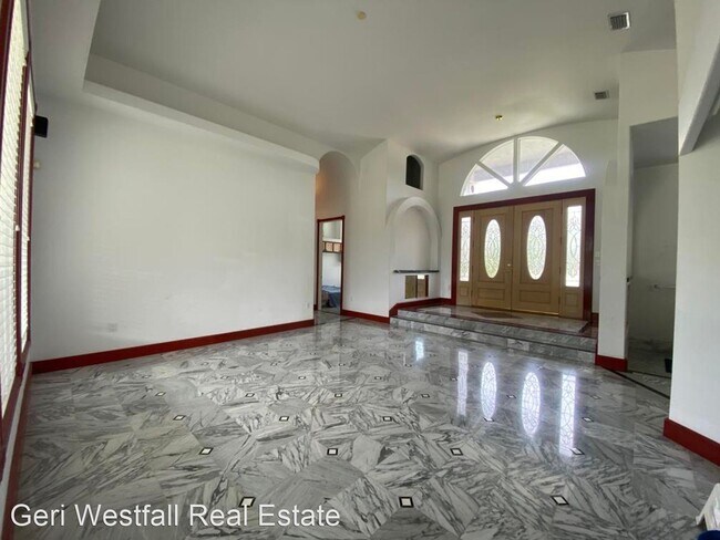 Building Photo - 4 br, 3.5 bath House - 108 Paradise Valley...
