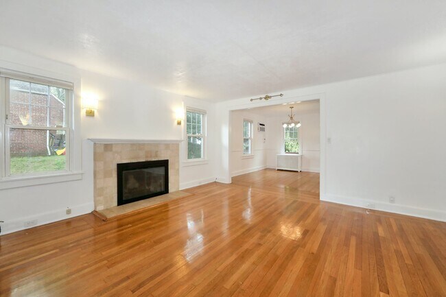Building Photo - 183 Riveredge Rd