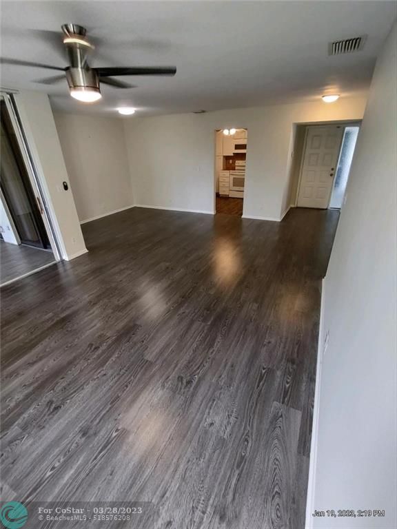 Foto del edificio - 4682 NW 22nd St