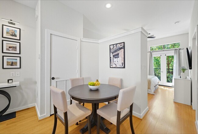 Foto del edificio - 806 Jackson Hill St