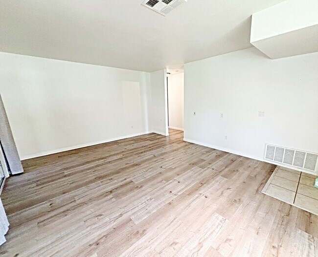 Foto del edificio - 10619 Dabney Dr