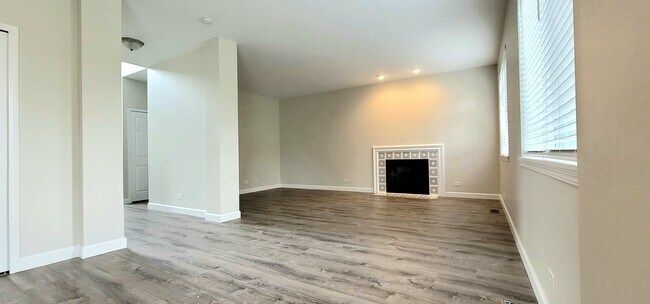 Foto del edificio - 12824 Meadow Ln