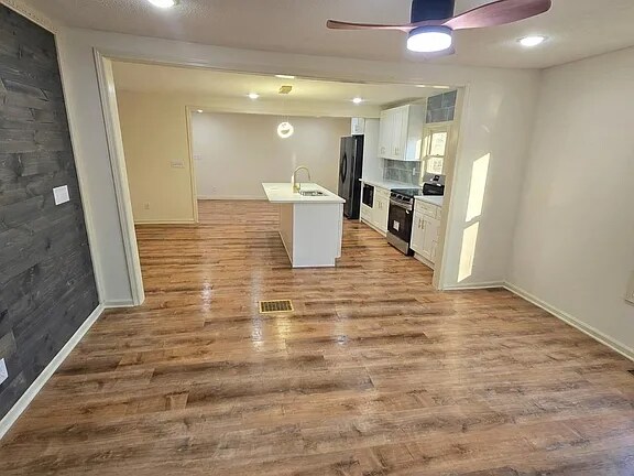 Building Photo - 1100 S Ann St