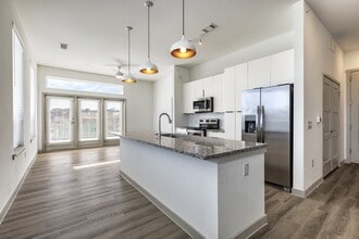 Building Photo - The Sondery
