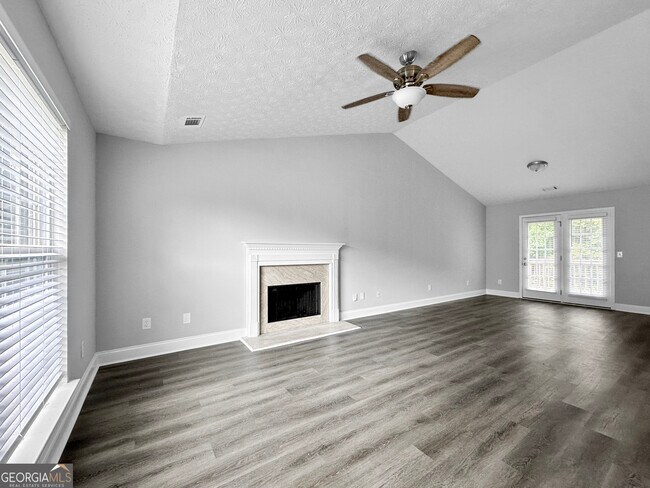 Foto del edificio - 5087 Limerick Ln