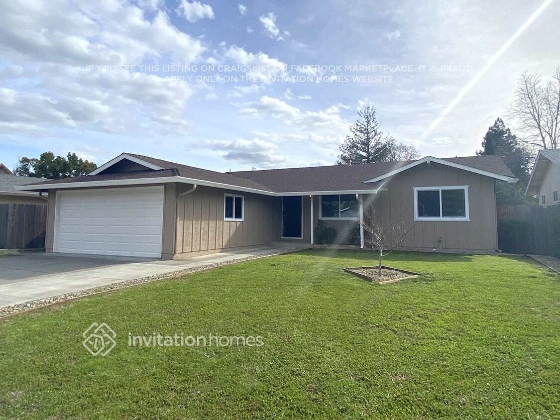 Building Photo - 1024 Woodridge Dr