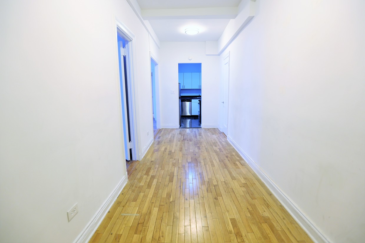 Foto principal - 145 W 55th St