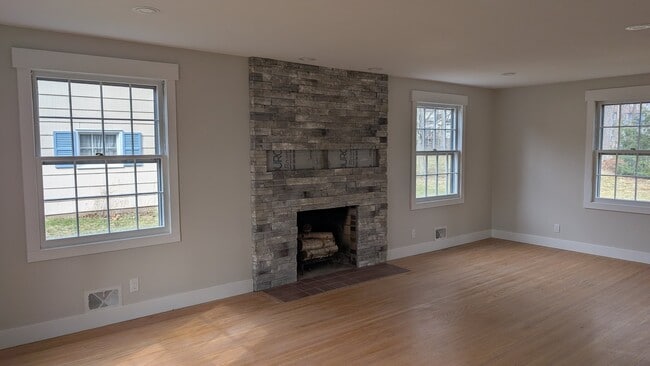 Foto del edificio - 25 Red Bud Rd