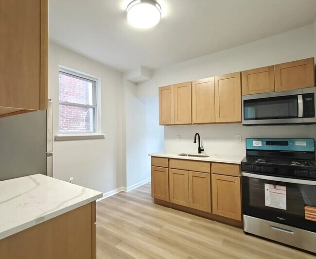 Foto del edificio - 5415 Media St