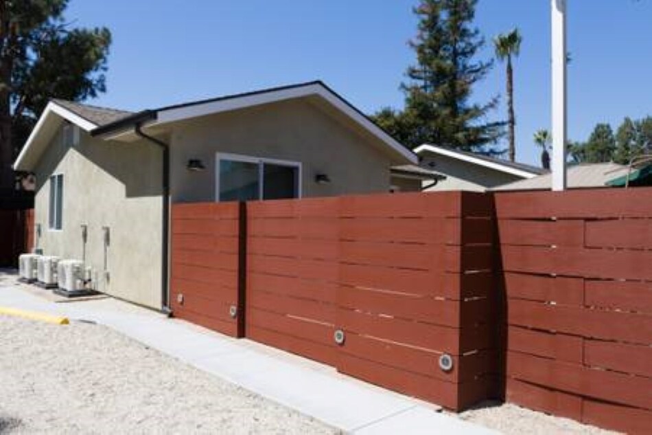 Primary Photo - 23113 Erwin St