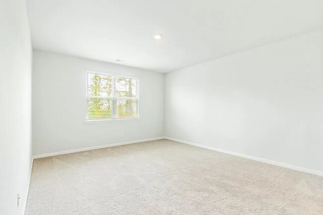 Building Photo - 127 Green Passage Ln
