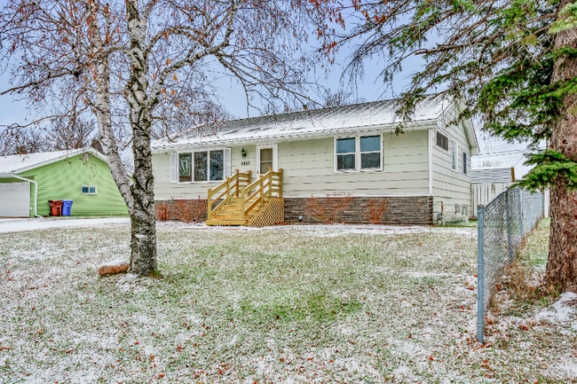 Building Photo - 9457 Trenton Ln N
