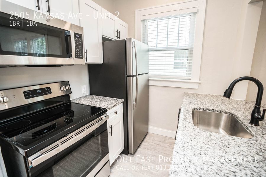 Primary Photo - 2 weeks free! Beautifully Renovated 1BR/1B...