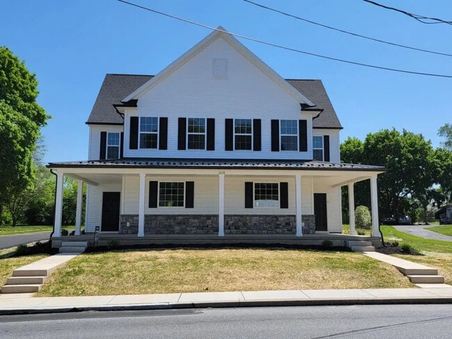 Building Photo - 2058 Main St