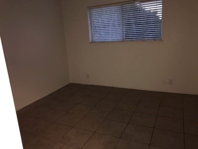 Foto del edificio - Maple 2