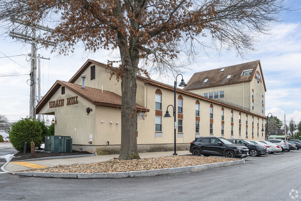 Building Photo - Grain Mill