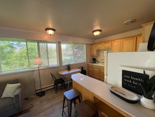 Foto del edificio - 2172 W 15th Ct