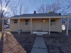 Building Photo - 1201 Dellrose