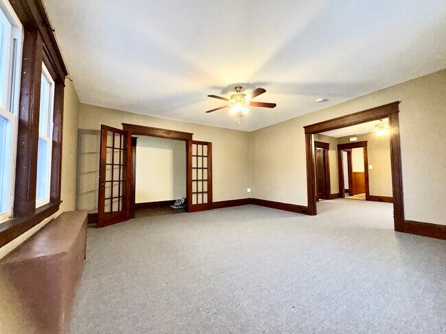 Foto del edificio - 328 Stevens St