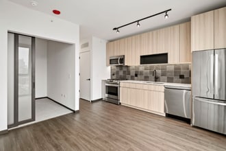 Building Photo - 1371 W Randolph St