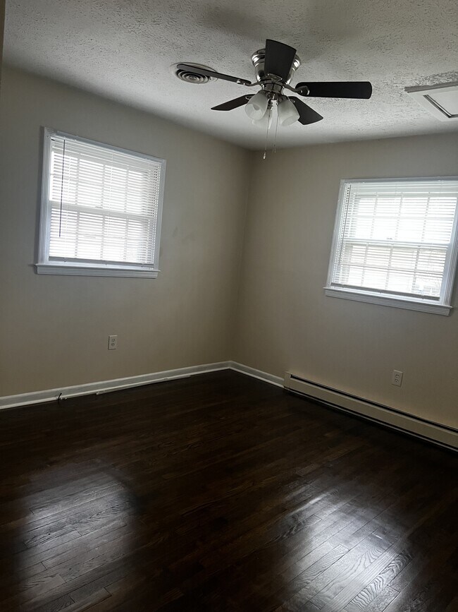 Building Photo - 15 N Purcell Ave