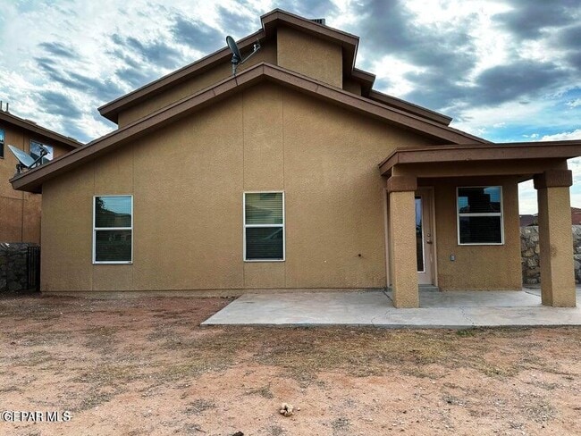 Building Photo - 4001 Hueco Valley Dr