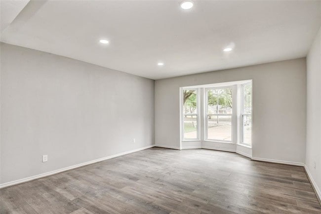 Building Photo - 7719 Antoine Dr