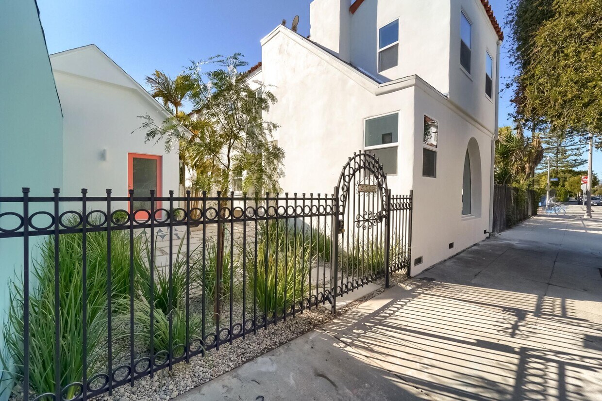 Foto principal - 2708 2nd St