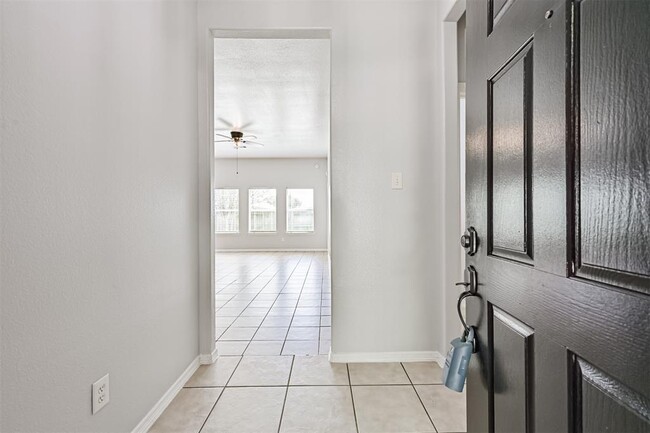 Building Photo - 731 Chase View Dr