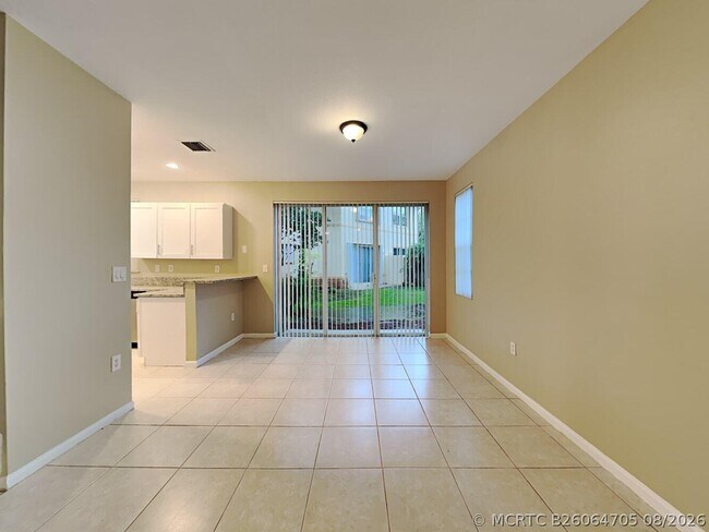 Building Photo - 703 NW 170th Terrace