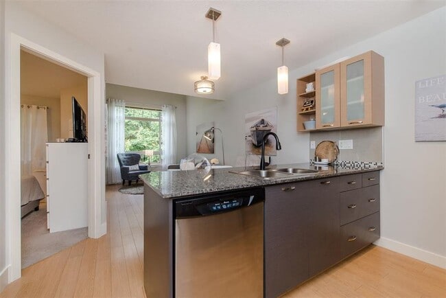 Building Photo - 2233-2233 McKenzie Rd