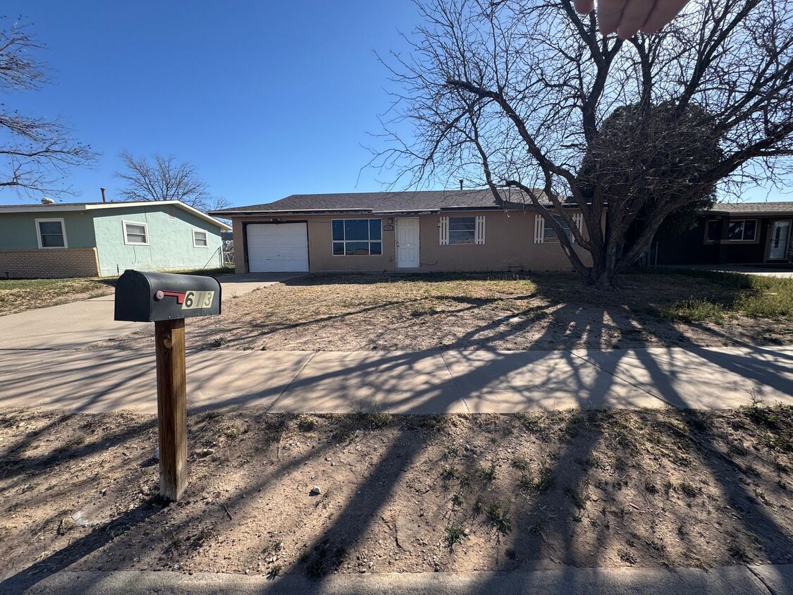 Foto principal - 613 S Hemlock Ave