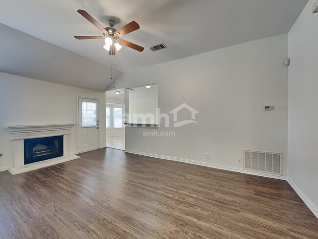 Building Photo - 1204 Still Meadow Dr